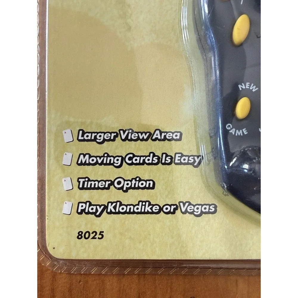 VTG 1999 Radica Big Screen Solitaire Handheld Game Model 8025 - NEW & SEALED